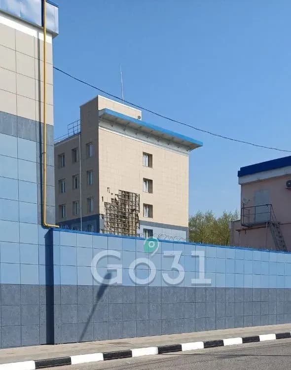 a-drone-crashes-into-a-gazprom-building-in-belgorod-2-injured