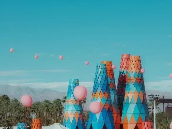 zirkovyi-lain-ap-ta-priama-transliatsiia-na-youtube-startuvav-masshtabnyi-muzychnyi-festyval-coachella