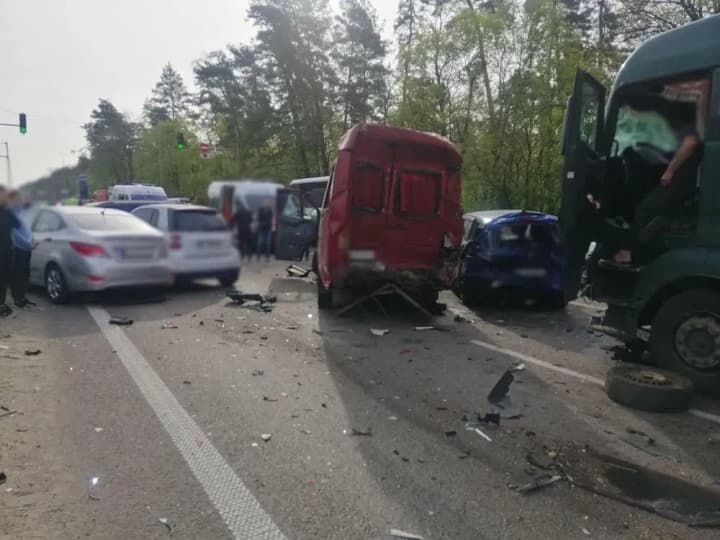 large-scale-road-accident-on-the-outskirts-of-kyiv-the-number-of-victims-increased-to-eight