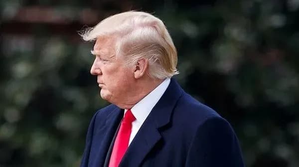 tramp-pered-sudom-u-niu-iorku-zaiavyv-presi-pro-politychni-peresliduvannia