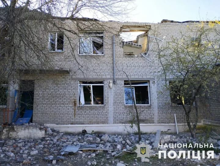 v-donetskoi-oblasti-rossiyane-6-raz-udarili-po-naselennim-punktam-yest-razrusheniya-mnogoetazhek-i-infrastrukturi