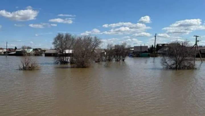 due-to-an-overflow-on-the-border-with-kazakhstan-the-russian-city-of-orsk-may-be-flooded-again