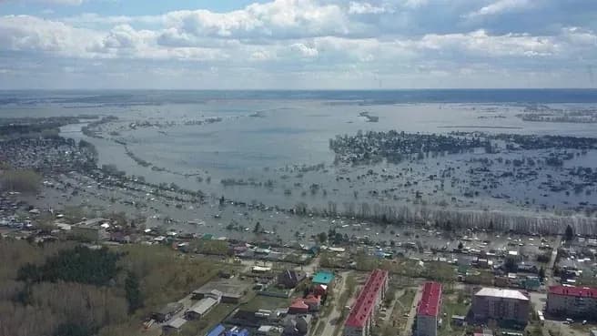 v-rossiiskoi-tyumenskoi-oblasti-iz-za-pavodka-evakuiruyut-vsekh-zhitelei-goroda-ishim