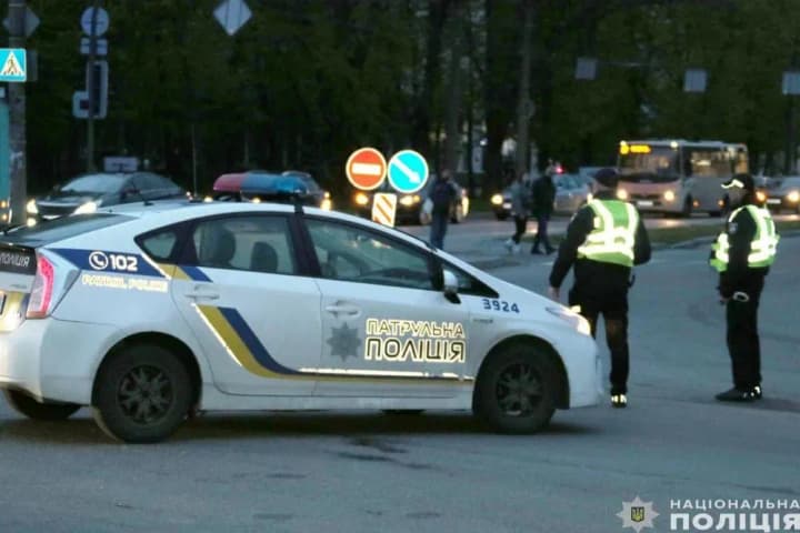 chernihiv-police-step-up-patrols-after-deadly-russian-missile-strike