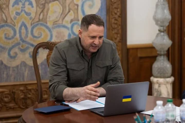 yermak-discusses-g7-summit-peace-summit-and-use-of-frozen-russian-assets-for-rebuilding-ukraine-with-italian-intelligence-director-general