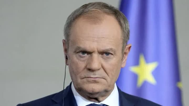 donald-tusk-povidomyv-shcho-zatrymano-zamovnyka-napadu-na-soratnyka-navalnoho