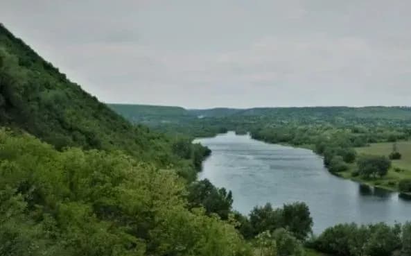 trying-to-get-to-moldova-broke-his-leg-border-guards-rescue-a-man-who-tried-to-illegally-cross-the-border-of-ukraine