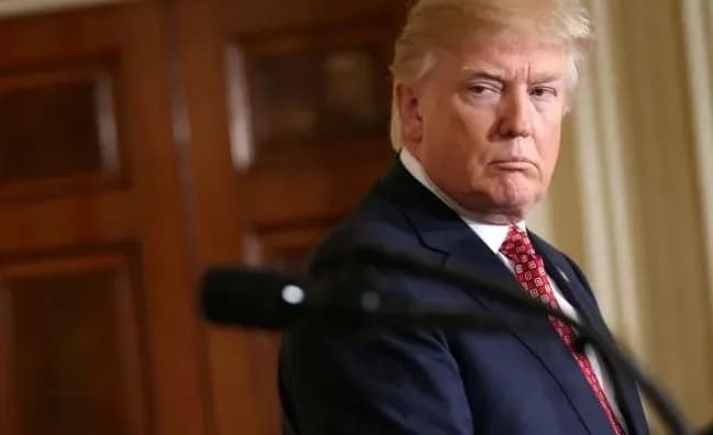 bloomberg-tramp-zakonchil-dengi-na-advokatov