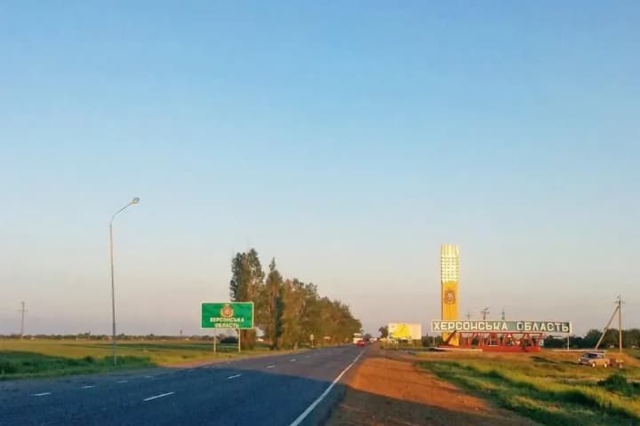 russians-hit-critical-infrastructure-gas-stations-and-gas-pipelines-in-kherson-region-one-killed-and-5-wounded-rma