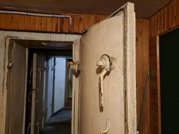 v-rige-vlasti-prizvali-grazhdan-navesti-poryadok-v-podvalakh-dlya-sozdaniya-ukritii