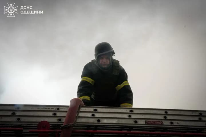 russias-attack-on-odesa-region-rescuers-show-the-aftermath