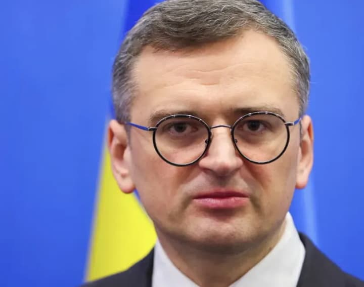 kuleba-nadeetsya-chto-belii-dom-obnaroduet-novii-paket-voennoi-pomoshchi-v-techenie-dnei-a-mozhet-i-chasov