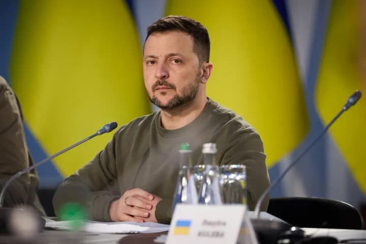 zelenskyi-proviv-stavku-hovoryly-pro-zakhyst-front-ta-vyhotovlennia-zbroi