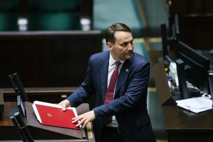 ethically-ambiguous-issue-polish-foreign-minister-believes-that-ukraine-should-take-the-initiative-in-returning-its-citizens