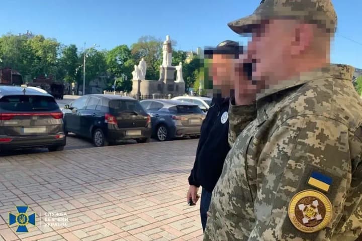 security-measures-are-being-taken-in-the-center-of-kyiv-documents-may-be-checked