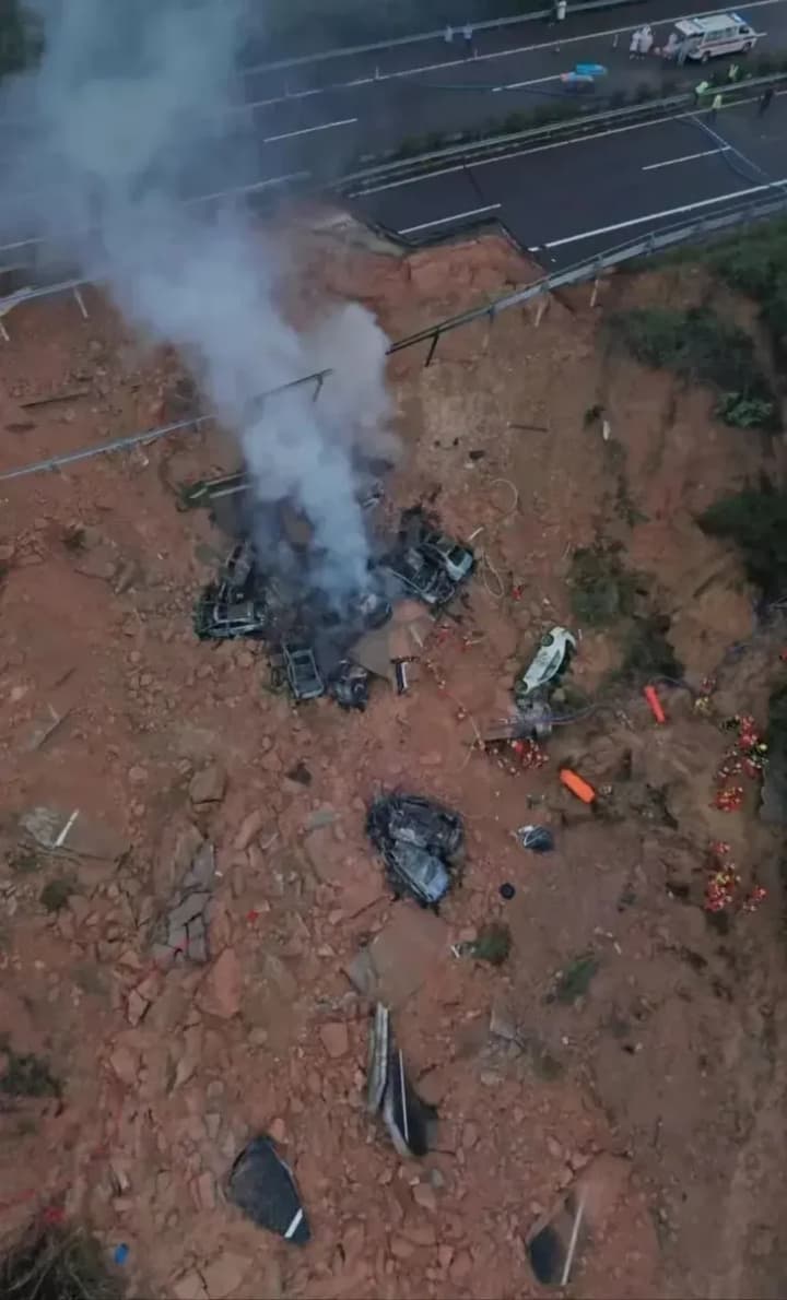 a-highway-collapse-in-china-amid-heavy-rains-has-already-claimed-the-lives-of-48-people