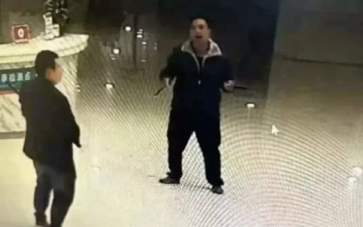knife-attack-at-hospital-in-china-leaves-two-dead-21-wounded