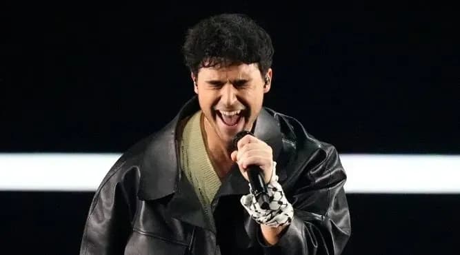 eurovision-2024-swedish-artist-performs-with-a-palestinian-headscarf-on-his-hand