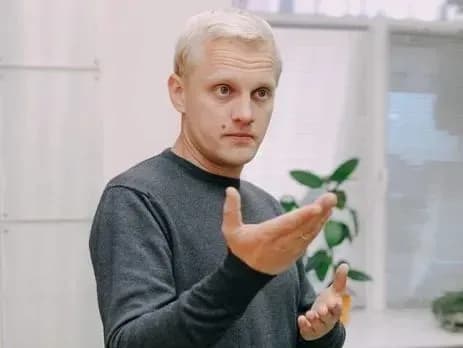 shabunin-chislitsya-boevim-medikom-i-poluchaet-nadbavki-za-sluzhbu-ostavayas-v-kieve-smi