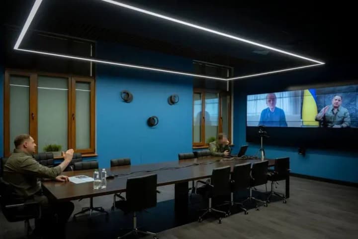 yermak-held-an-online-meeting-with-bono-they-discussed-holding-the-global-peace-summit