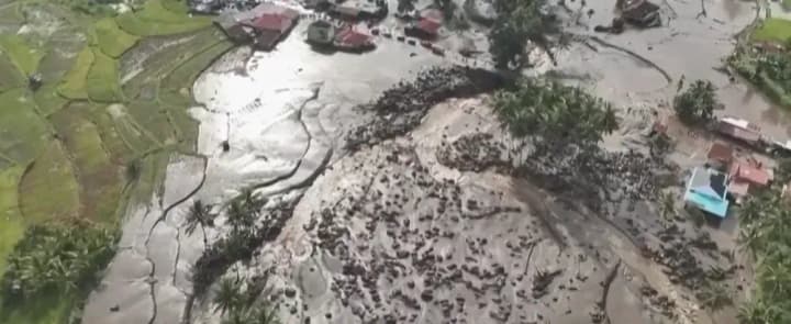 floods-and-cold-lava-from-marapi-volcano-kill-37-people-in-indonesia