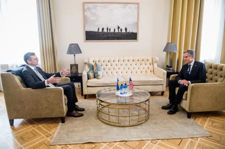 kuleba-obsudil-s-blinkenom-uskorenie-postavok-voennoi-pomoshchi-dlya-vsu