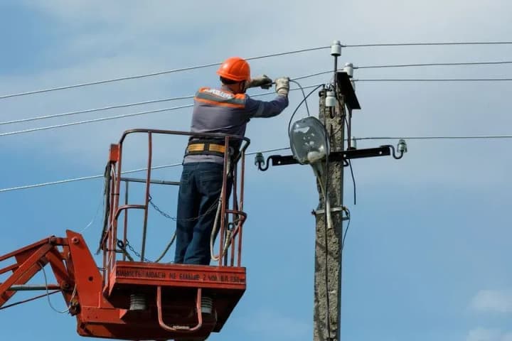 v-ukraine-izmenen-poryadok-bronirovaniya-rabotnikov-toplivno-energeticheskogo-i-tsifrovogo-sektorov