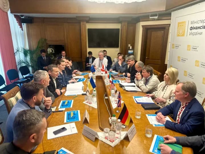 marchenko-discusses-civil-servants-remuneration-reform-with-g7-ambassadors
