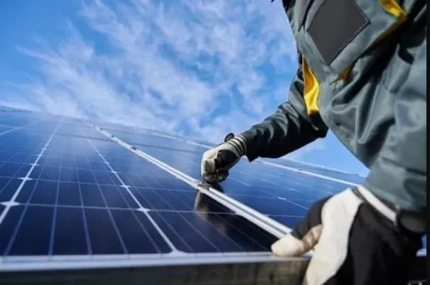 the-ministry-of-energy-calls-on-businesses-to-install-backup-generation