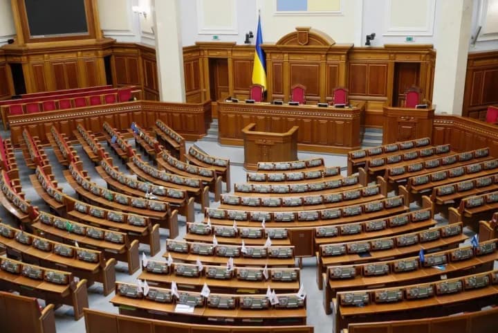 rada-pishla-na-perervu-nardepy-vymahaiut-postavyty-na-holosuvannia-zakonoproiekt-pro-zaboronu-upts-mp