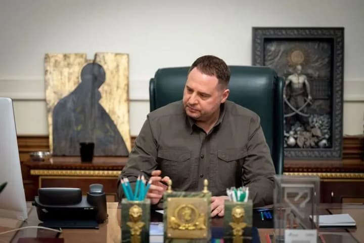 posylennia-protypovitrianoi-oborony-bezpekova-uhoda-ta-samit-nato-yermak-pohovoryv-iz-radnykom-baidena