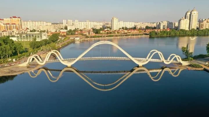 pedestrian-bridge-to-obolon-island-opened-in-kyiv