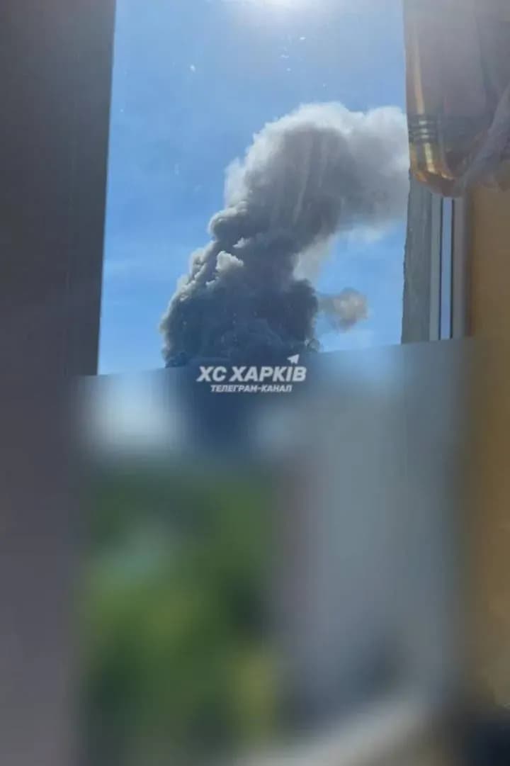 russian-strike-on-construction-hypermarket-in-kharkiv-two-people-killed-four-others-wounded