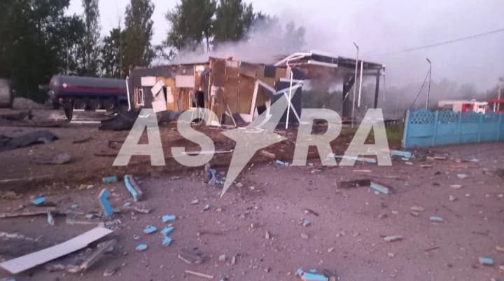 u-livnakh-v-orlovskii-oblasti-rf-poshkodzheno-2-azs-bilia-naftobazy-roszmi