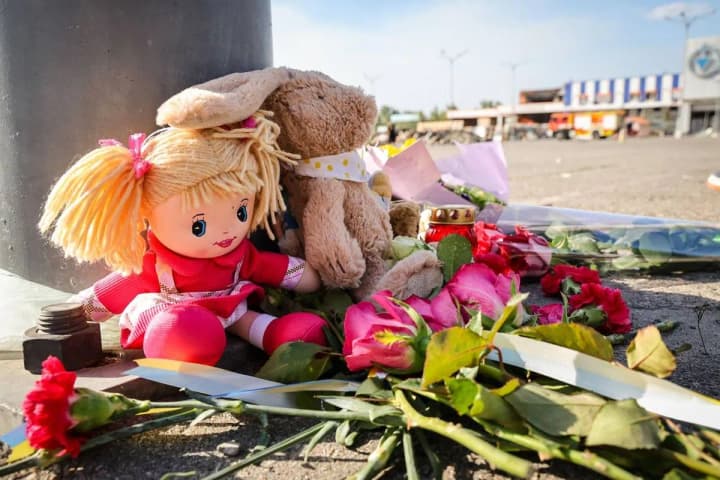 russias-strike-on-the-epicenter-in-kharkiv-search-operations-completed