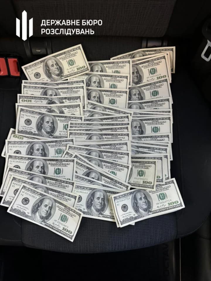 spivrobitnyk-pravookhoronnykh-orhaniv-pidozriuietsia-v-orhanizatsii-nezakonnoho-peretynu-kordonu-ukhyliantiv