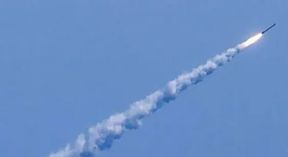 v-rezultate-rossiiskogo-raketnogo-obstrela-odesskogo-porta-dvoe-mirnikh-zhitelei-poluchili-raneniya