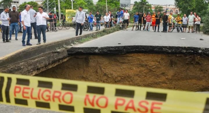 in-colombia-during-the-collapse-of-a-bridge-in-the-north-of-the-country-four-people-were-killed