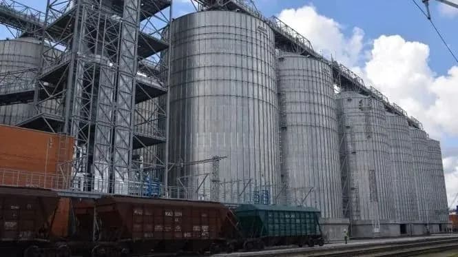 prykhylnyk-bulhakova-ta-fitso-khto-vlasnyk-kompanii-olsidz-yaka-pishla-viinoiu-na-opz