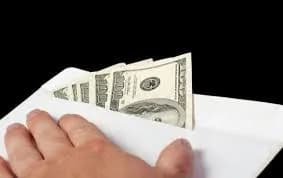 law-enforcement-officers-detained-an-officer-of-the-military-law-enforcement-service-on-a-bribe