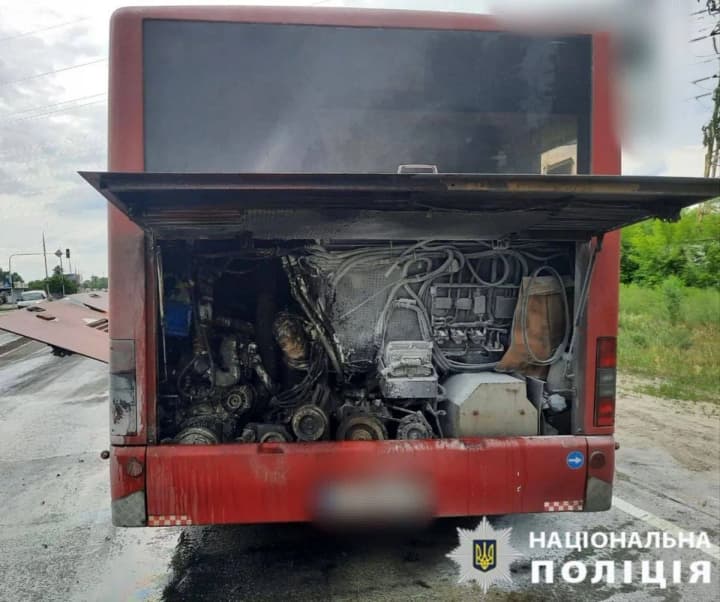 in-the-kiev-region-a-bus-with-40-people-caught-fire-there-were-no-injuries
