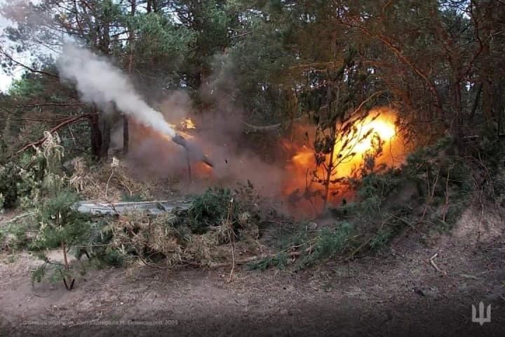 general-staff-more-than-50-battles-have-already-taken-place-at-the-front-today-and-the-ukrainian-armed-forces-are-repelling-russian-attacks-in-4-districts-in-the-pokrovsky-direction