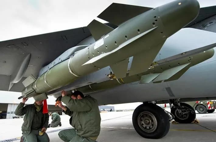 ukraine-is-working-on-the-conversion-and-creation-of-its-own-corrected-aerial-bombs