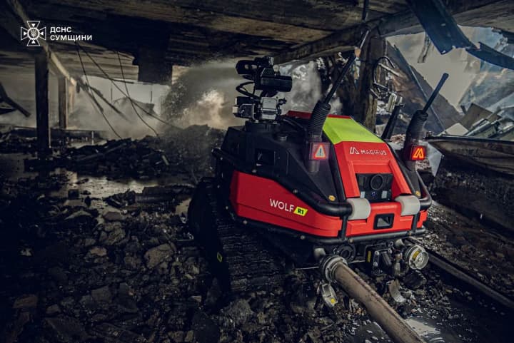 in-sumy-region-a-robot-was-attracted-to-eliminate-a-large-scale-fire-at-an-enterprise