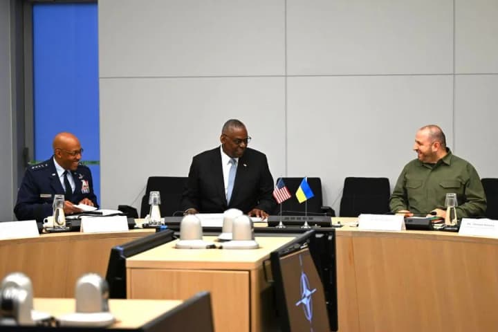 pentagon-chief-meets-with-umerov-reaffirms-determination-to-meet-ukraines-urgent-needs