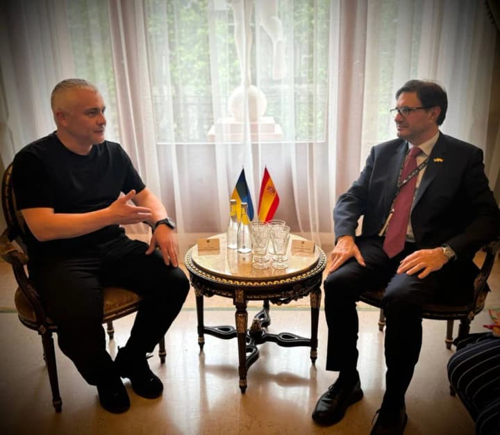 podderzhka-meditsinskoi-i-energeticheskoi-sferi-ozdorovlenie-malenkikh-odessitov-kiper-rasskazal-podrobnosti-vstrechi-s-poslom-ispanii