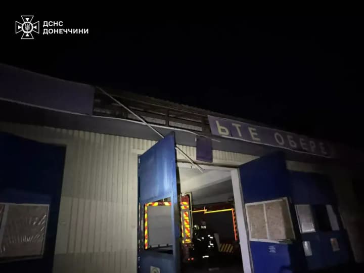 russians-shell-fire-station-in-donetsk-region-wound-rescuer-ses
