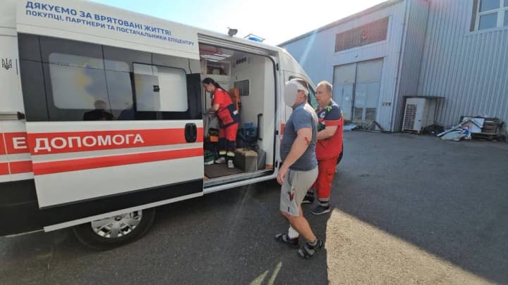 russian-troops-attacked-the-dnipro-district-of-kherson-two-people-were-wounded