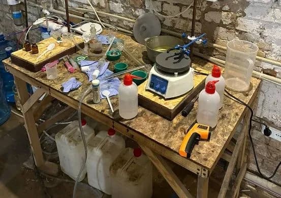 zneshkodzheno-potuzhnu-narkolaboratoriiu-pravookhorontsi-vyluchyly-na-chernihivshchyni-narkorechovyny-na-sumu-ponad-150-mln-hrn