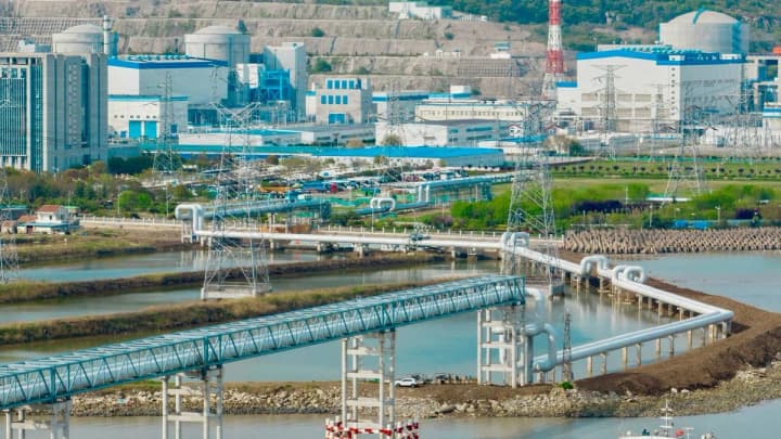 v-kitae-zapushchen-pervii-v-mire-promishlennii-parovoi-proekt-na-atomnoi-energii